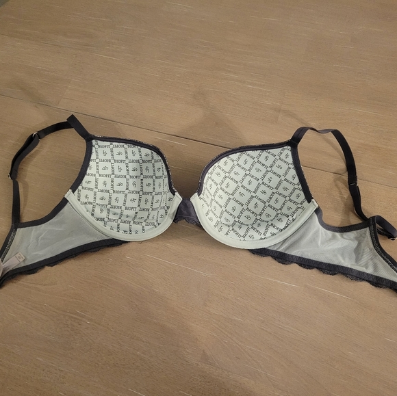 Victoria's Secret Demi Uplift Bra 32D - Picture 3 of 4